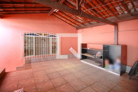 Casa à venda com 360m², 5 quartos e 5 vagasVaranda / Garagem