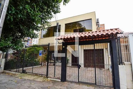 Casa à venda com 423m², 5 quartos e 3 vagasFachada