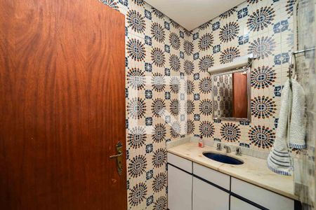 Casa à venda com 423m², 5 quartos e 3 vagasBanheiro da Suíte 1