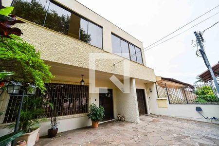 Casa à venda com 423m², 5 quartos e 3 vagasFachada