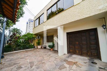 Casa à venda com 423m², 5 quartos e 3 vagasFachada