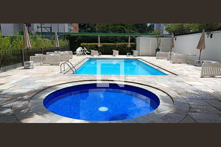 Apartamento à venda com 80m², 3 quartos e 2 vagas Apartamento à venda com 80m², 3 quartos e 2 vagasÁrea comum - Piscina