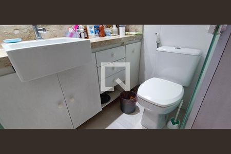 Apartamento à venda com 80m², 3 quartos e 2 vagas Apartamento à venda com 80m², 3 quartos e 2 vagasBanheiro