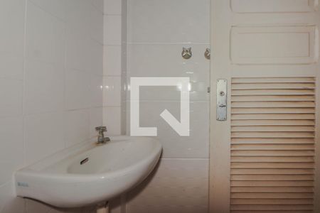 Apartamento à venda com 107m², 3 quartos e 2 vagas Apartamento à venda com 107m², 3 quartos e 2 vagasBanheiro Auxiliar