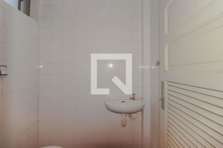 Apartamento à venda com 107m², 3 quartos e 2 vagas Apartamento à venda com 107m², 3 quartos e 2 vagasBanheiro Auxiliar