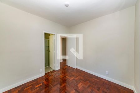 Apartamento à venda com 80m², 3 quartos e 1 vaga Apartamento à venda com 80m², 3 quartos e 1 vagaSuíte
