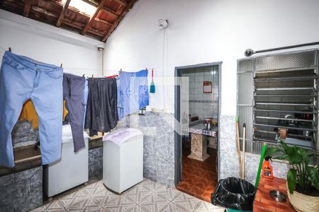 Casa à venda com 181m², 3 quartos e 6 vagas Casa à venda com 181m², 3 quartos e 6 vagasCasa 1: Área de Serviço