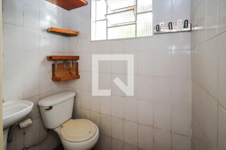 Casa à venda com 181m², 3 quartos e 6 vagas Casa à venda com 181m², 3 quartos e 6 vagasCasa 2: Banheiro 2