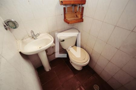 Casa à venda com 181m², 3 quartos e 6 vagas Casa à venda com 181m², 3 quartos e 6 vagasCasa 2: Banheiro 2