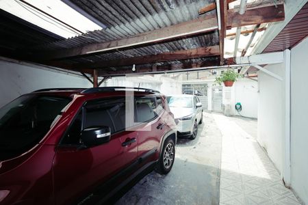 Casa à venda com 181m², 3 quartos e 6 vagas Casa à venda com 181m², 3 quartos e 6 vagasGaragem