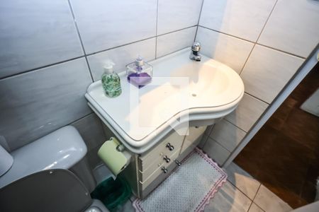 Casa à venda com 181m², 3 quartos e 6 vagas Casa à venda com 181m², 3 quartos e 6 vagasCasa 1: Banheiro 1