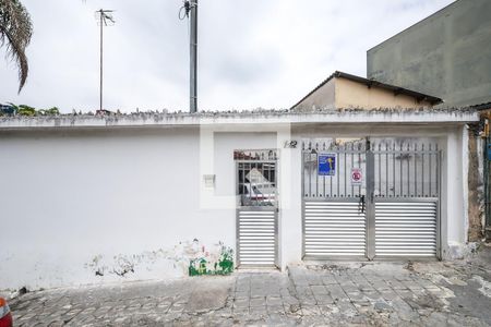 Casa à venda com 181m², 3 quartos e 6 vagas Casa à venda com 181m², 3 quartos e 6 vagasFachada