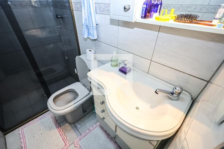 Casa à venda com 181m², 3 quartos e 6 vagas Casa à venda com 181m², 3 quartos e 6 vagasCasa 1: Banheiro 1