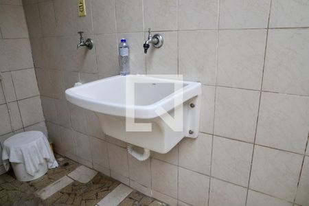 Casa à venda com 120m², 2 quartos e 1 vagaÁrea de Serviço