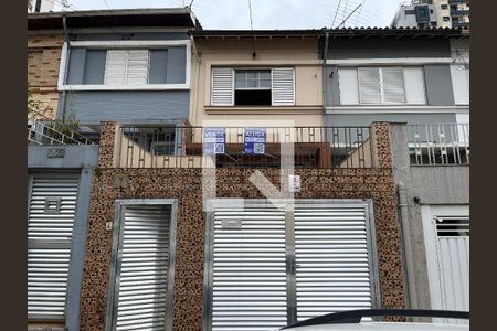 Casa à venda com 120m², 2 quartos e 1 vagaFachada
