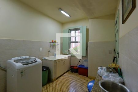 Casa de condomínio à venda com 400m², 3 quartos e 4 vagas Casa de condomínio à venda com 400m², 3 quartos e 4 vagasÁrea de Serviço