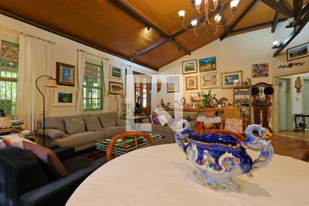 Casa de condomínio à venda com 400m², 3 quartos e 4 vagas Casa de condomínio à venda com 400m², 3 quartos e 4 vagasSala