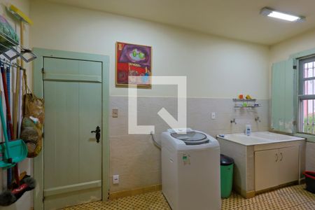 Casa de condomínio à venda com 400m², 3 quartos e 4 vagas Casa de condomínio à venda com 400m², 3 quartos e 4 vagasÁrea de Serviço