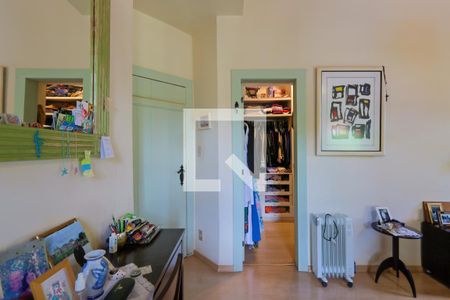 Casa de condomínio à venda com 400m², 3 quartos e 4 vagas Casa de condomínio à venda com 400m², 3 quartos e 4 vagasQuarto de Casal