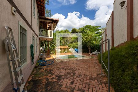 Casa de condomínio à venda com 400m², 3 quartos e 4 vagas Casa de condomínio à venda com 400m², 3 quartos e 4 vagasÁrea comum - Piscina