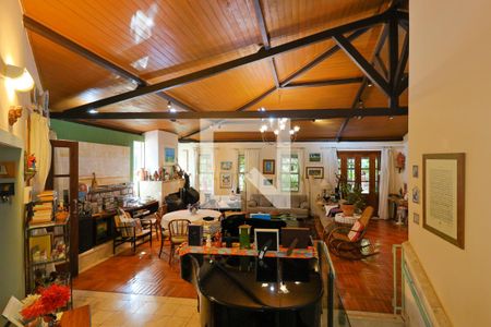 Casa de condomínio à venda com 400m², 3 quartos e 4 vagas Casa de condomínio à venda com 400m², 3 quartos e 4 vagasSala