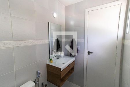 Casa de condomínio à venda com 250m², 4 quartos e 5 vagasBanheiro Social