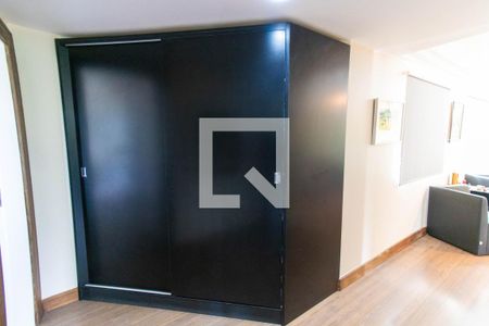 Casa de condomínio à venda com 250m², 4 quartos e 5 vagasCorredor