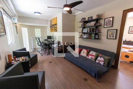 Casa de condomínio à venda com 250m², 4 quartos e 5 vagasSala 3