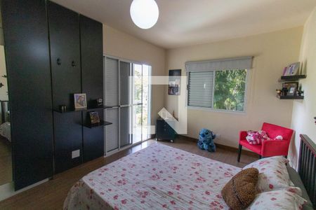 Casa de condomínio à venda com 250m², 4 quartos e 5 vagasSuíte 3