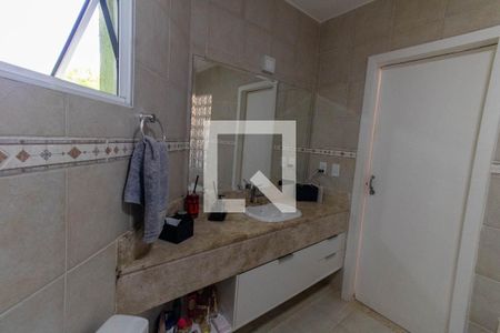 Casa de condomínio à venda com 250m², 4 quartos e 5 vagasBanheiro da Suíte 1