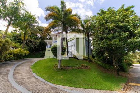 Casa de condomínio à venda com 250m², 4 quartos e 5 vagasFachada