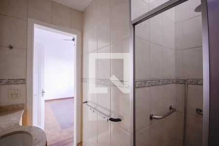 Casa à venda com 250m², 3 quartos e 11 vagasBanheiro do Quarto 1 