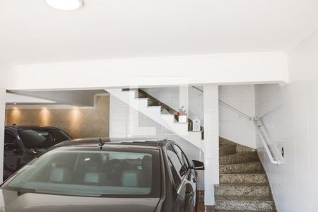 Casa à venda com 450m², 4 quartos e 5 vagas Casa à venda com 450m², 4 quartos e 5 vagasGaragem