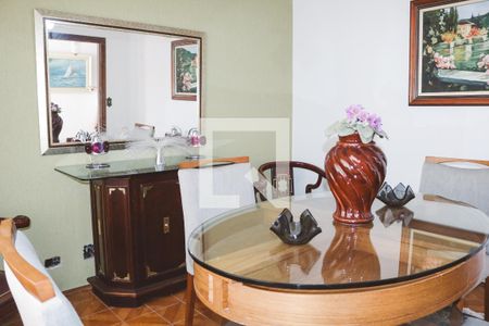 Casa à venda com 450m², 4 quartos e 5 vagas Casa à venda com 450m², 4 quartos e 5 vagasSala de Jantar