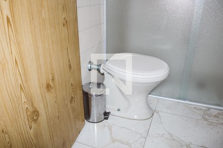 Casa à venda com 450m², 4 quartos e 5 vagas Casa à venda com 450m², 4 quartos e 5 vagasBanheiro