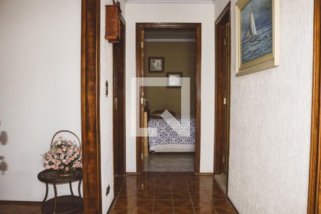 Casa à venda com 450m², 4 quartos e 5 vagas Casa à venda com 450m², 4 quartos e 5 vagasCorredor