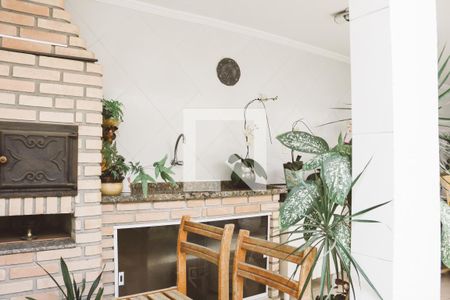 Casa à venda com 450m², 4 quartos e 5 vagas Casa à venda com 450m², 4 quartos e 5 vagasChurrasqueira