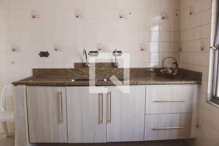 Casa à venda com 450m², 4 quartos e 5 vagas Casa à venda com 450m², 4 quartos e 5 vagasCozinha