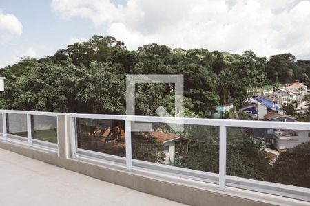 Casa à venda com 450m², 4 quartos e 5 vagas Casa à venda com 450m², 4 quartos e 5 vagasVaranda