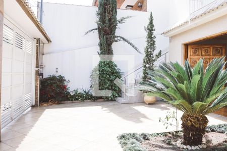 Casa à venda com 450m², 4 quartos e 5 vagas Casa à venda com 450m², 4 quartos e 5 vagasGaragem