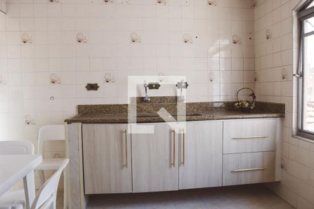 Casa à venda com 450m², 4 quartos e 5 vagas Casa à venda com 450m², 4 quartos e 5 vagasCozinha