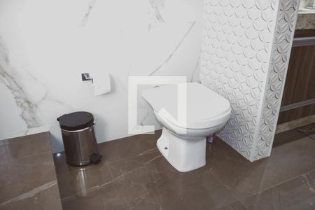 Casa à venda com 450m², 4 quartos e 5 vagas Casa à venda com 450m², 4 quartos e 5 vagasBanheiro da Suíte