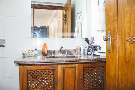 Casa à venda com 450m², 4 quartos e 5 vagas Casa à venda com 450m², 4 quartos e 5 vagasBanheiro