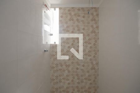 Banheiro de apartamento à venda com 1 quarto, 31m² em Vila Mazzei, São Paulo