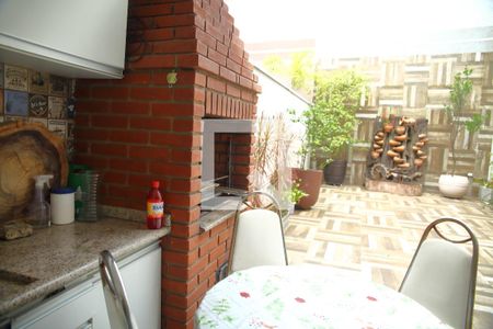 Casa à venda com 195m², 4 quartos e 3 vagasChurrasqueira