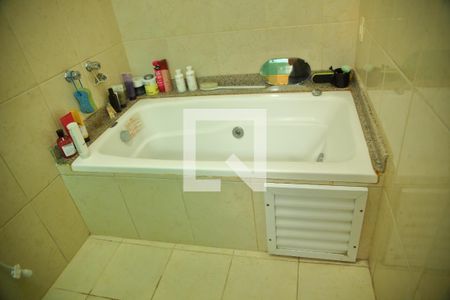 Casa à venda com 195m², 4 quartos e 3 vagasBanheiro Suíte 1