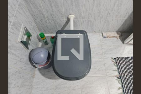 Casa à venda com 320m², 2 quartos e 2 vagasBanheiro Social 