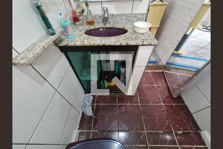 Casa à venda com 320m², 2 quartos e 2 vagasBanheiro da Suíte 2