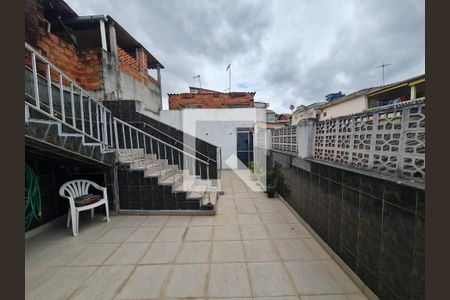 Casa à venda com 320m², 2 quartos e 2 vagasVaranda 1