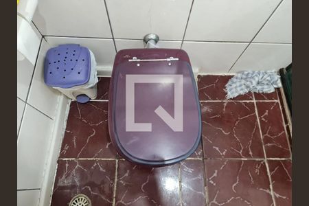 Casa à venda com 320m², 2 quartos e 2 vagasBanheiro da Suíte 2